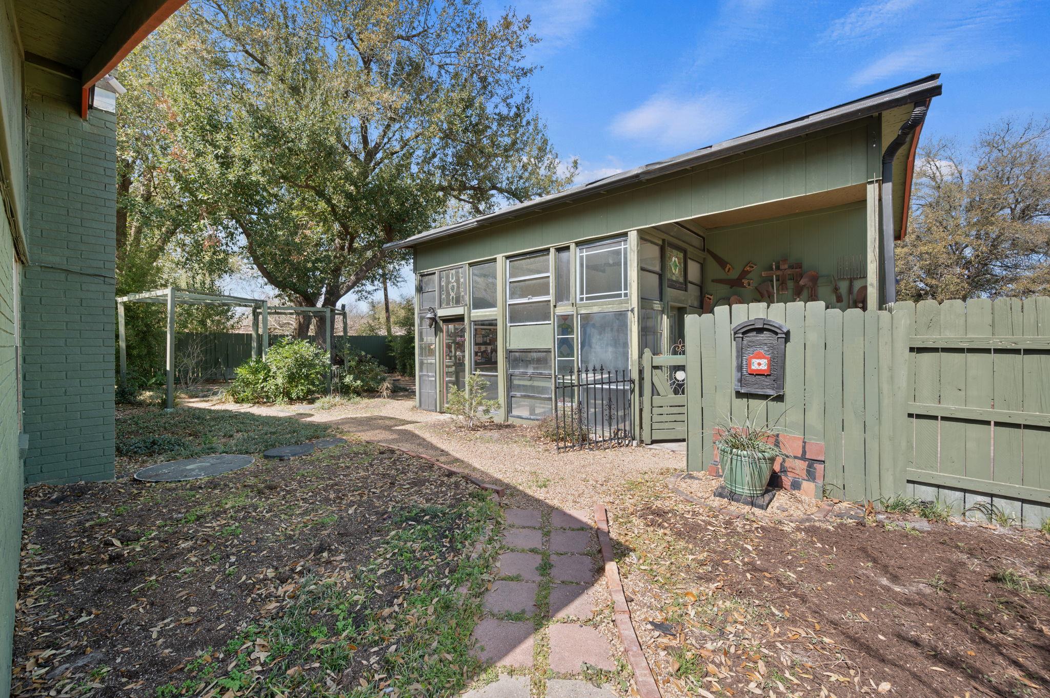 1400 Summit Cir, Taylor, TX 76574