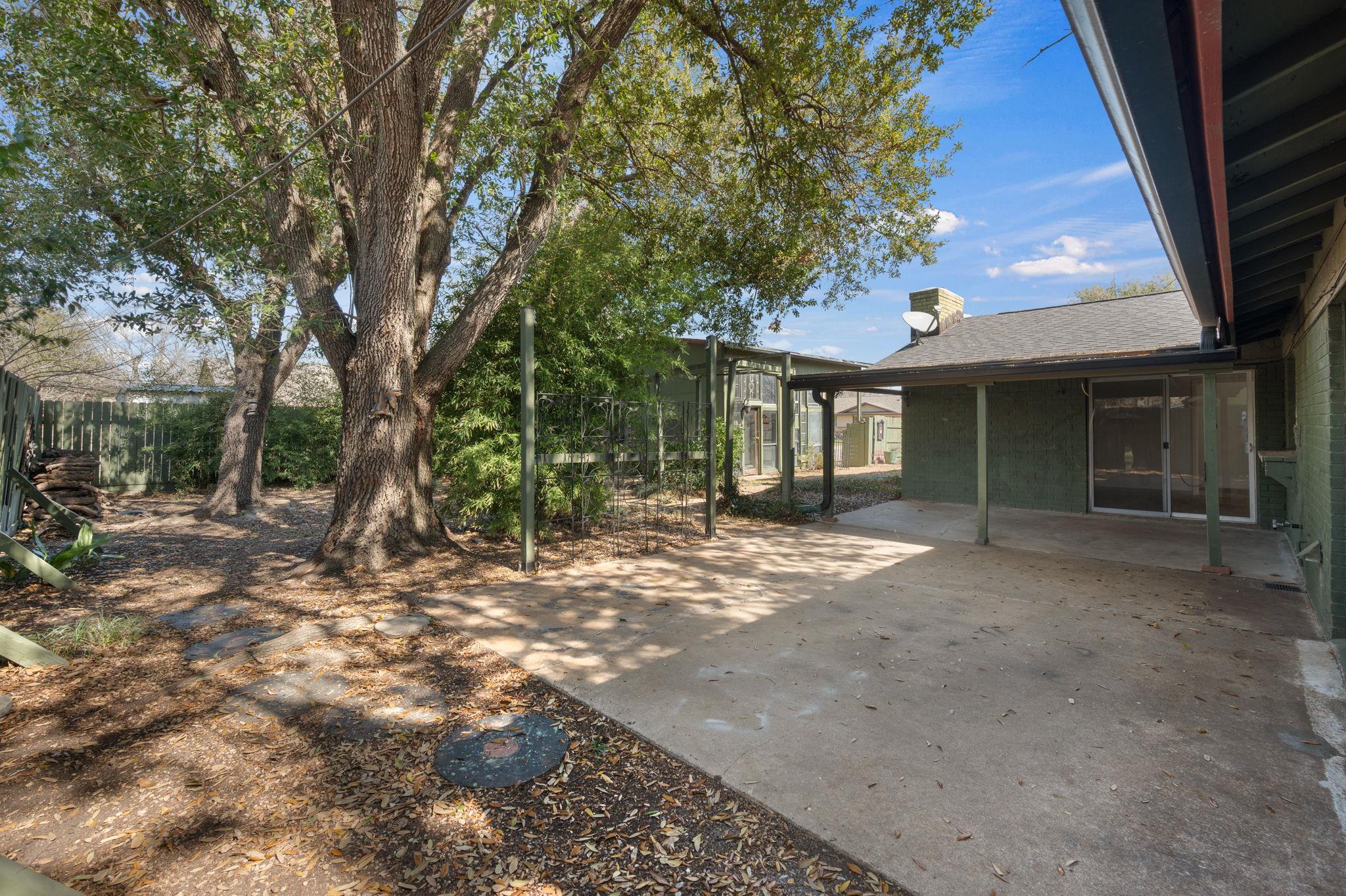 1400 Summit Cir, Taylor, TX 76574