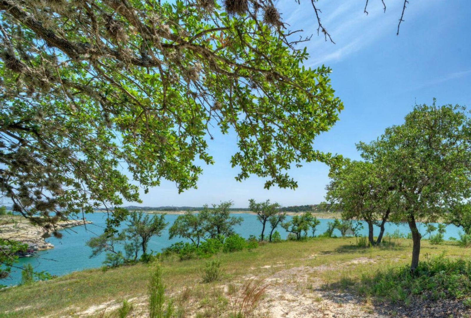 8101 Sharon Rd, Volente, TX 78641