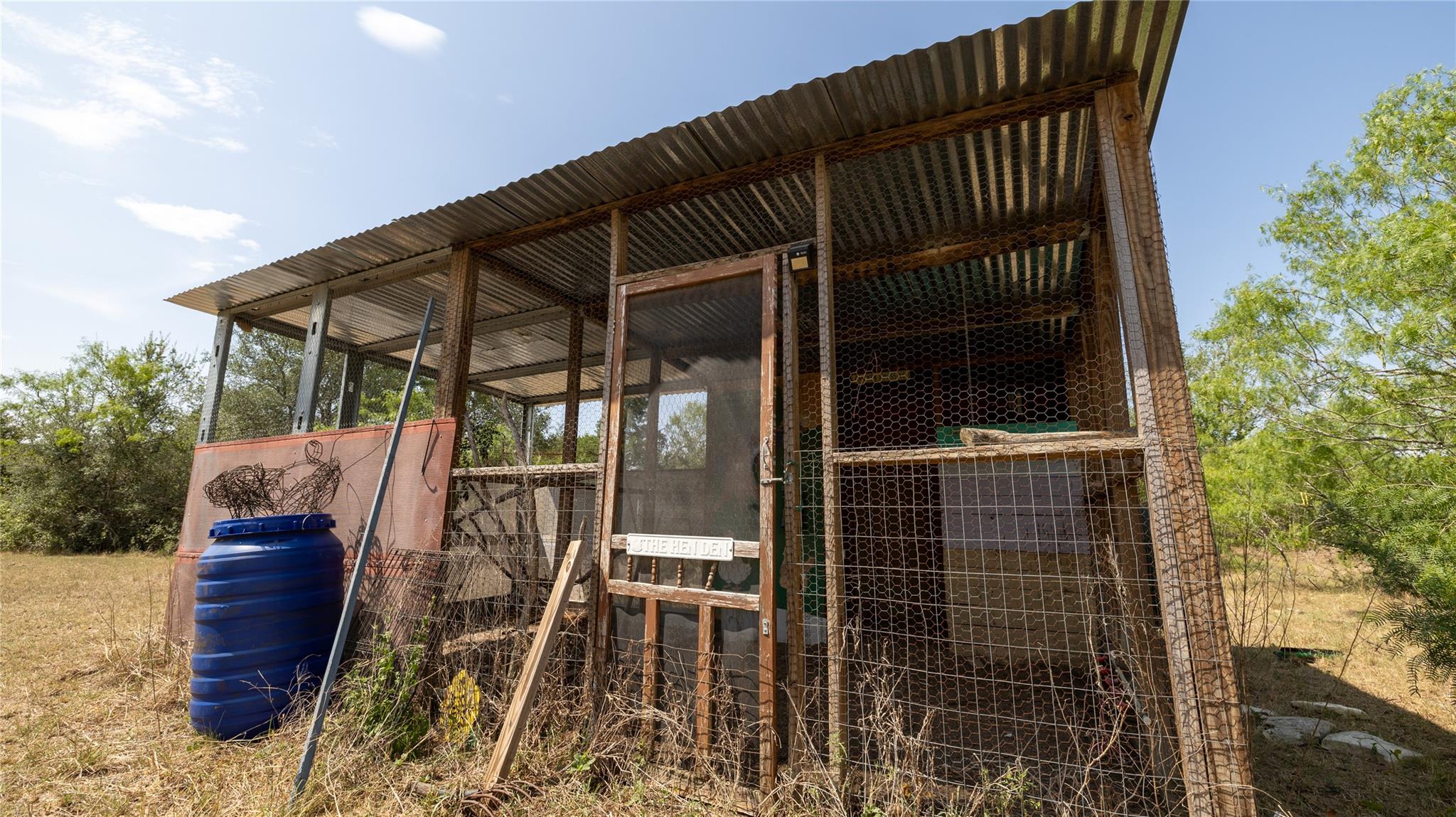 1400 Seminole Trl, Dale, TX 78616