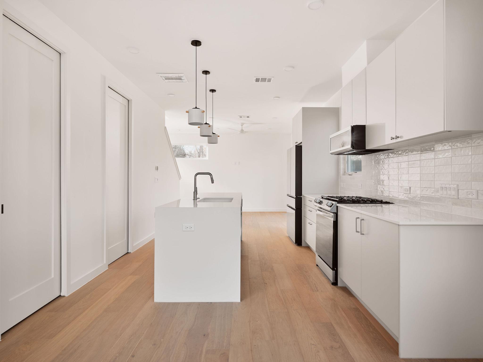 3209 Dolphin Dr # 2, Austin, TX 78704