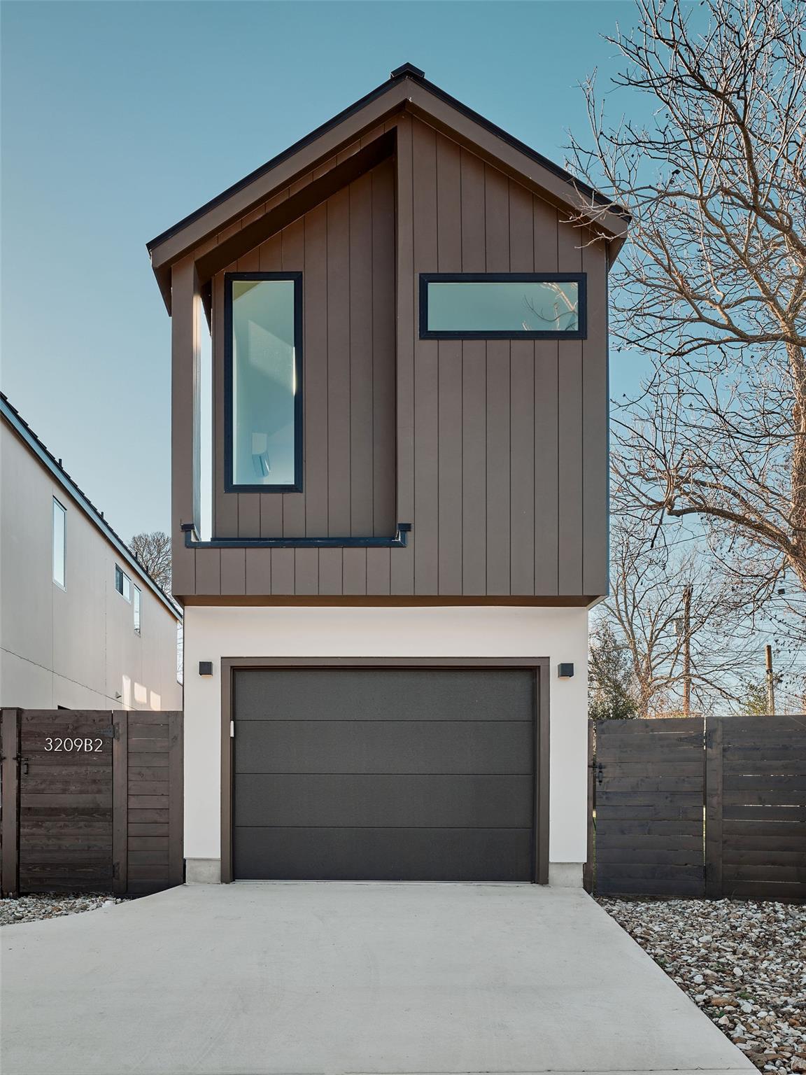 3209 Dolphin Dr # 2, Austin, TX 78704