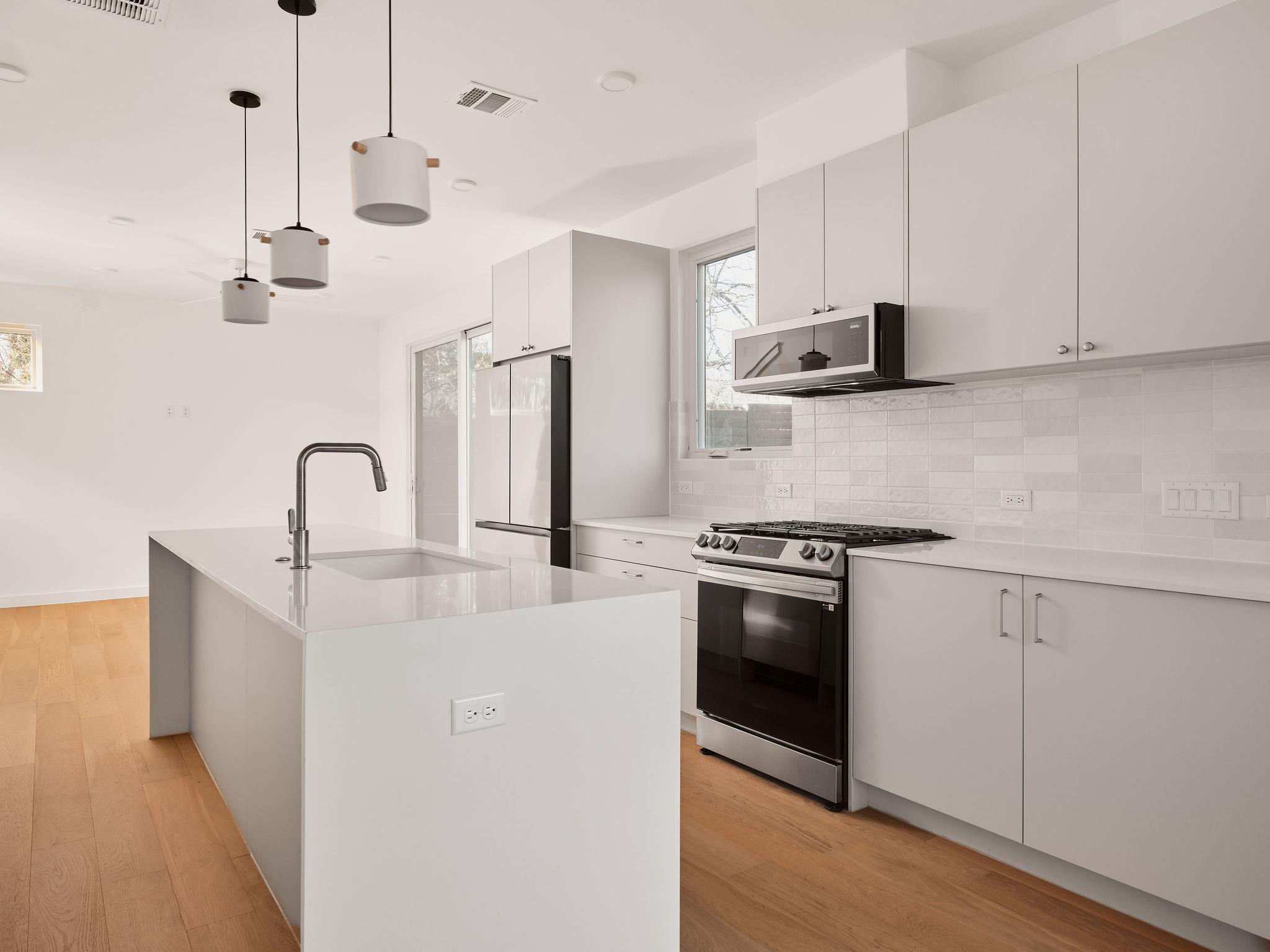 3209 Dolphin Dr # 2, Austin, TX 78704