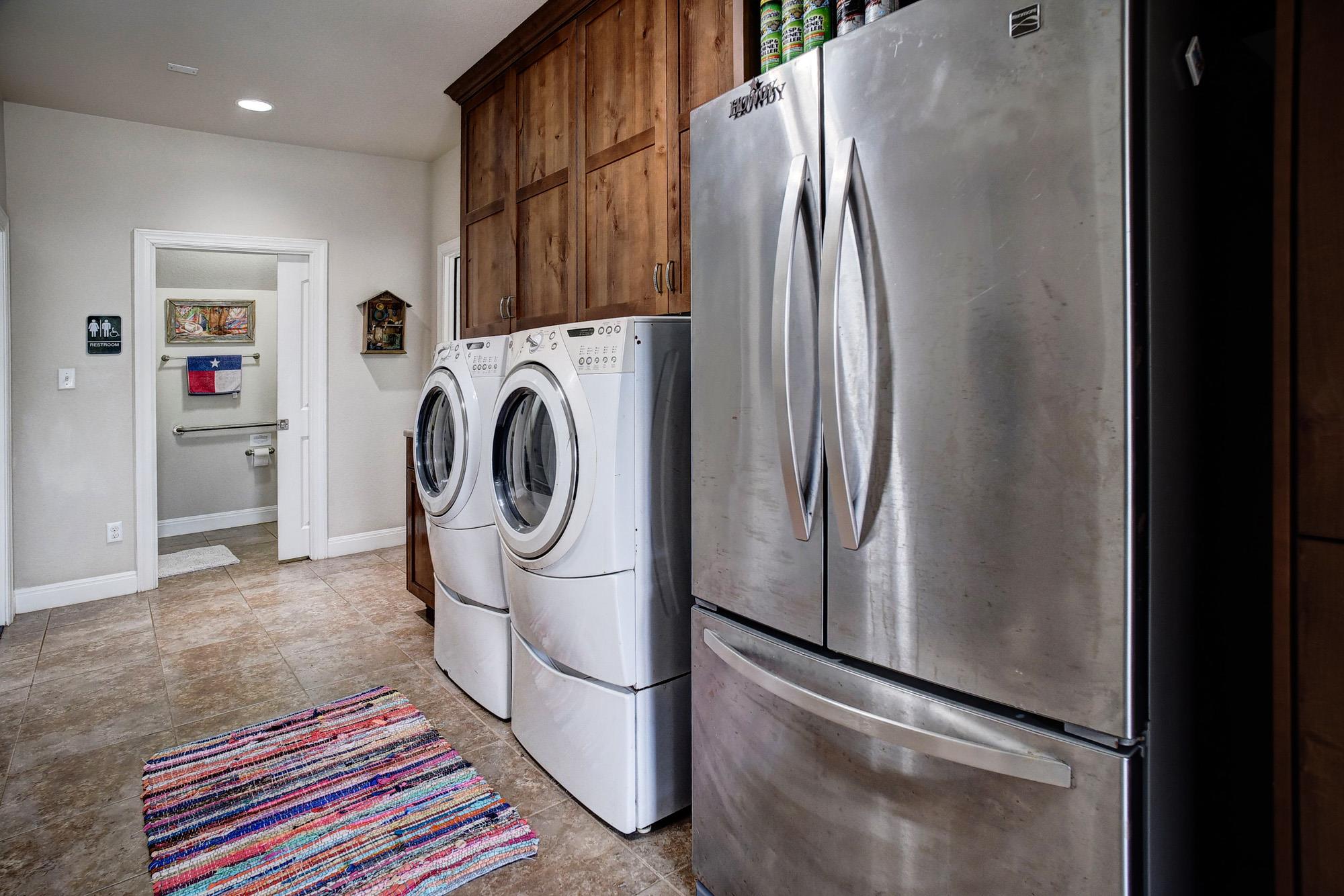 418 Vyvjala Rd, Smithville, TX 78957