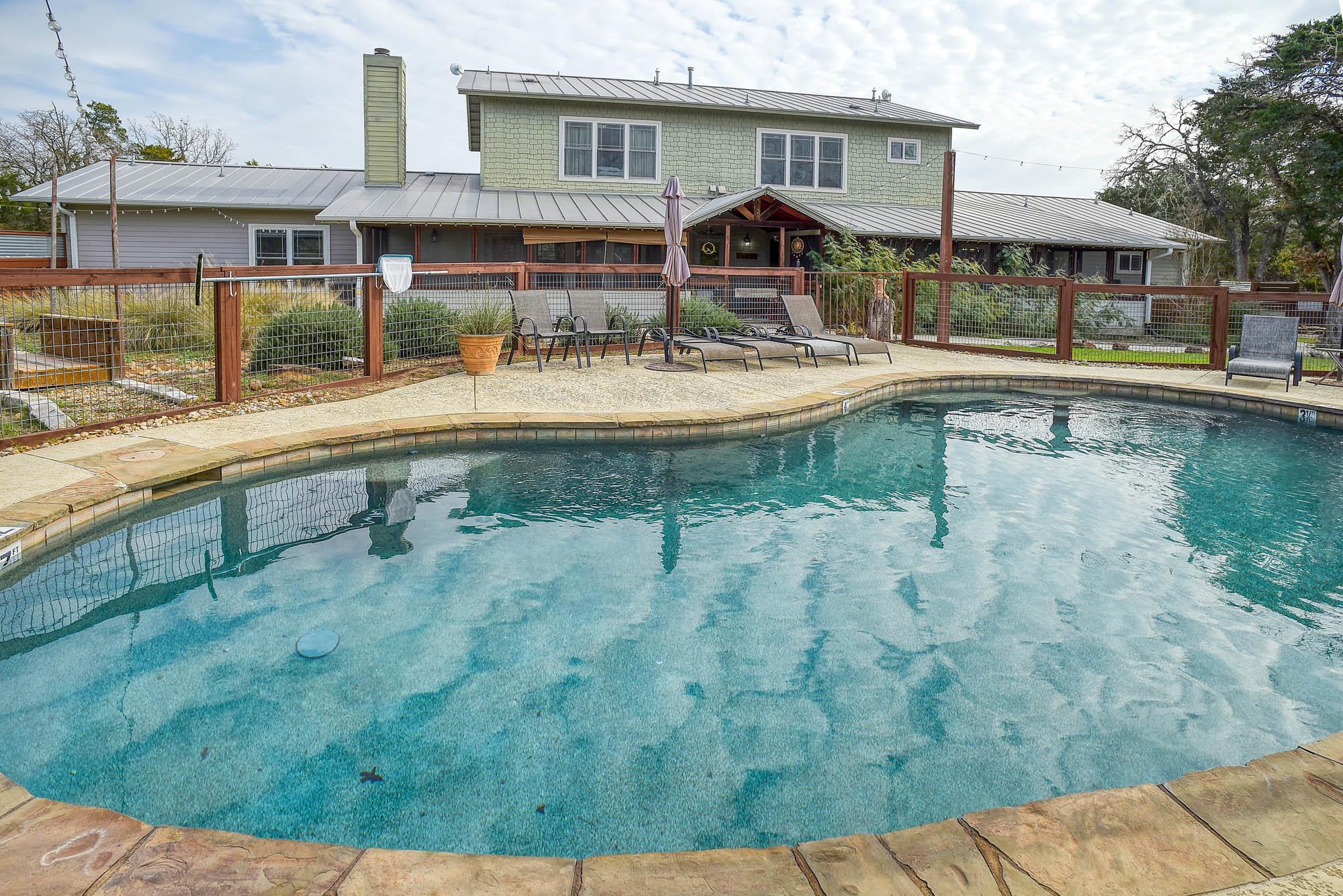 418 Vyvjala Rd, Smithville, TX 78957