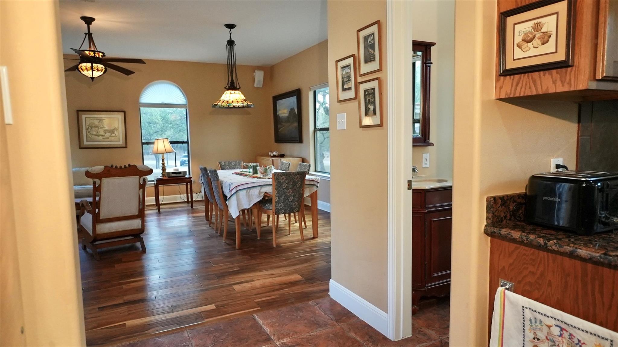 450 Windmill Oaks Dr, Wimberley, TX 78676