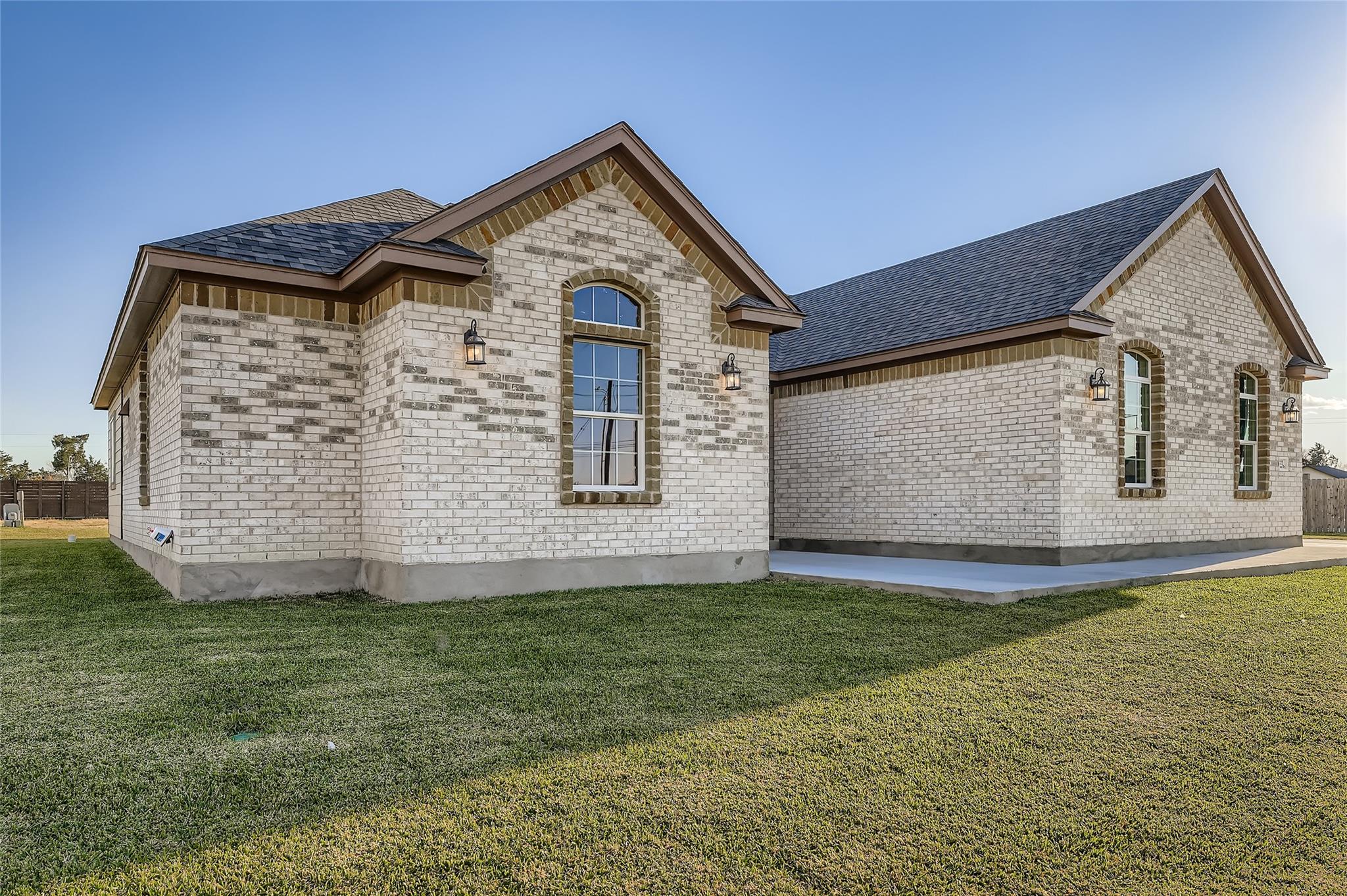 222 Arosa Dr, Elgin, TX 78621