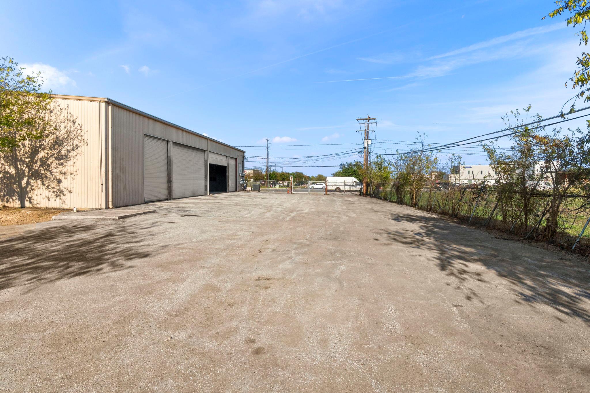 290 Wonder World Dr, San Marcos, TX 78666