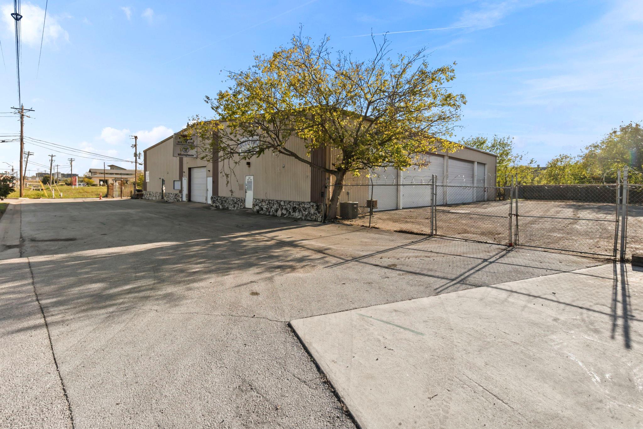 290 Wonder World Dr, San Marcos, TX 78666