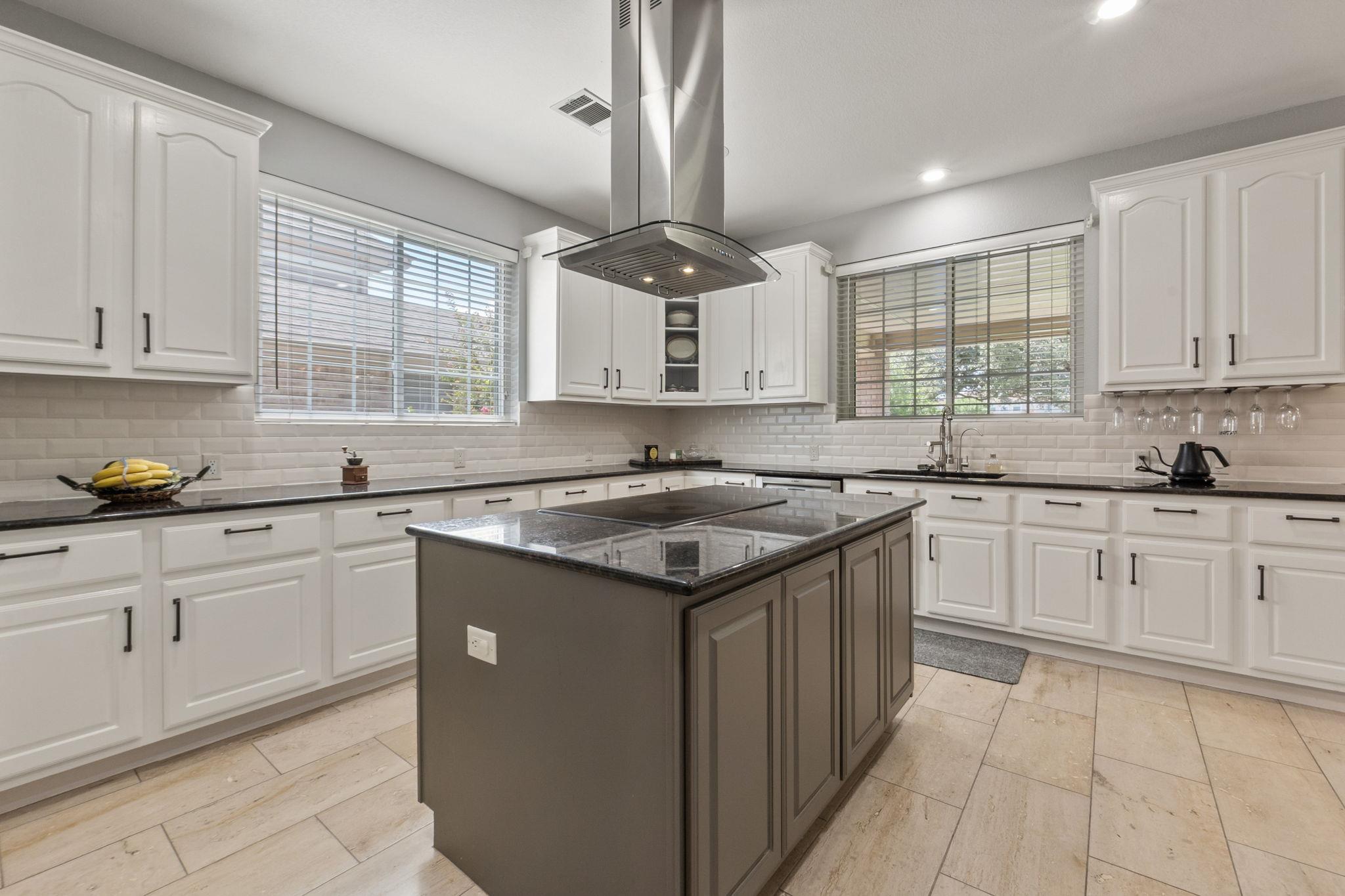 2147 Hilton Head Dr, Round Rock, TX 78664