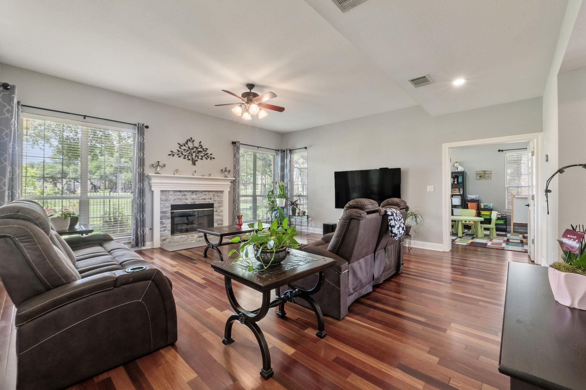 2147 Hilton Head Dr, Round Rock, TX 78664