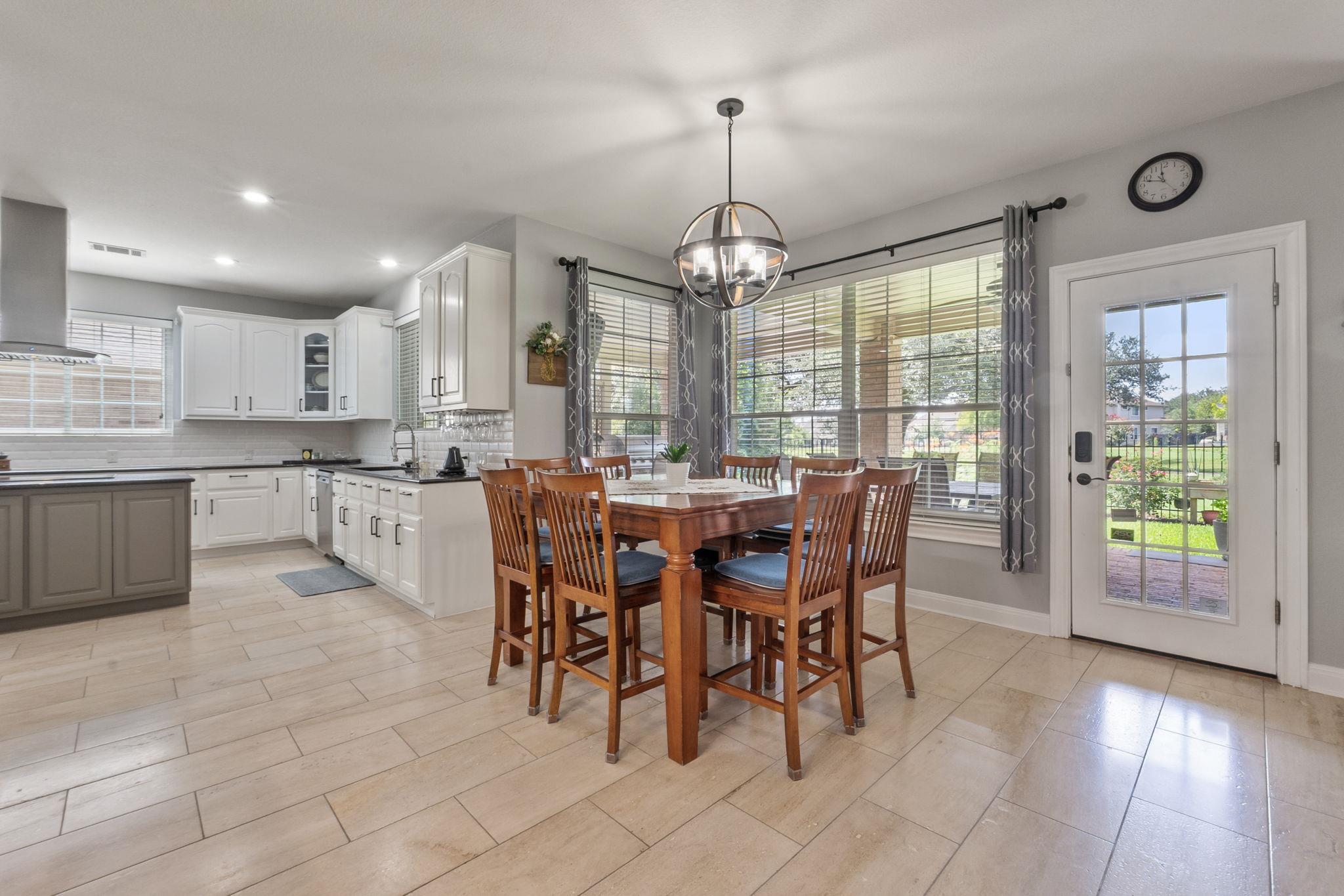 2147 Hilton Head Dr, Round Rock, TX 78664