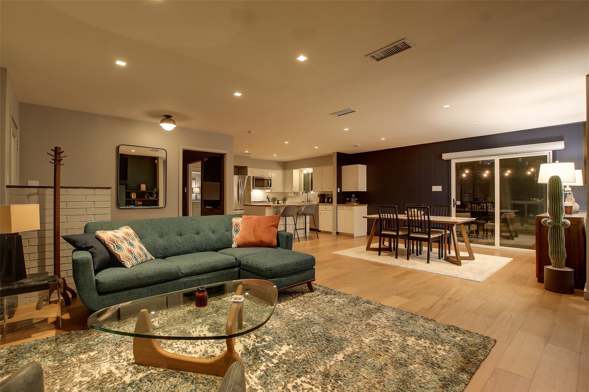 1723 Fawn Dr, Austin, TX 78741