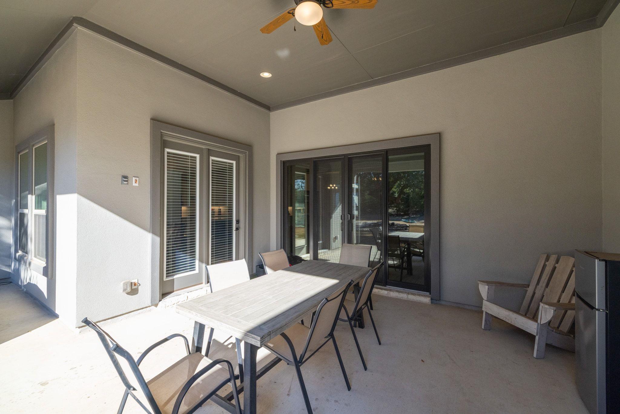 805 Gipper Ln, Leander, TX 78641