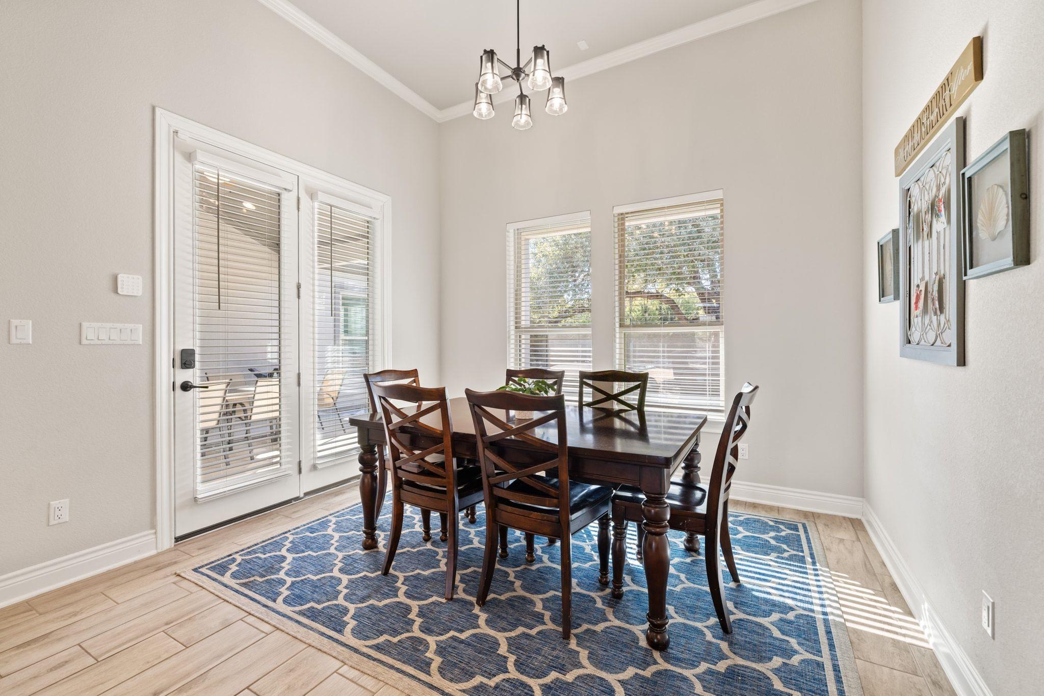 805 Gipper Ln, Leander, TX 78641