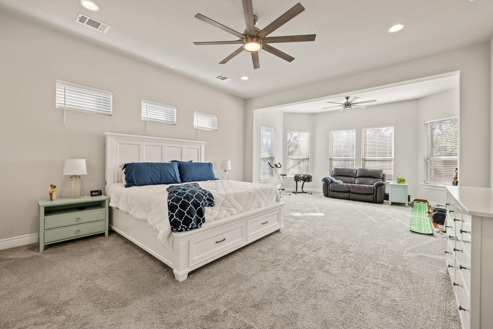 805 Gipper Ln, Leander, TX 78641