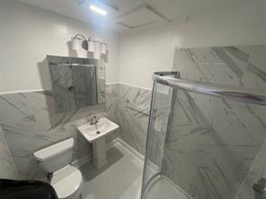 2415 W 10th St, Austin, TX 78703