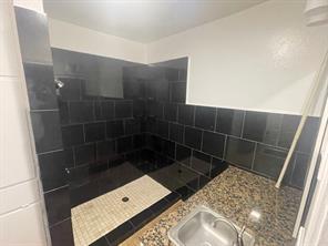 2415 W 10th St, Austin, TX 78703