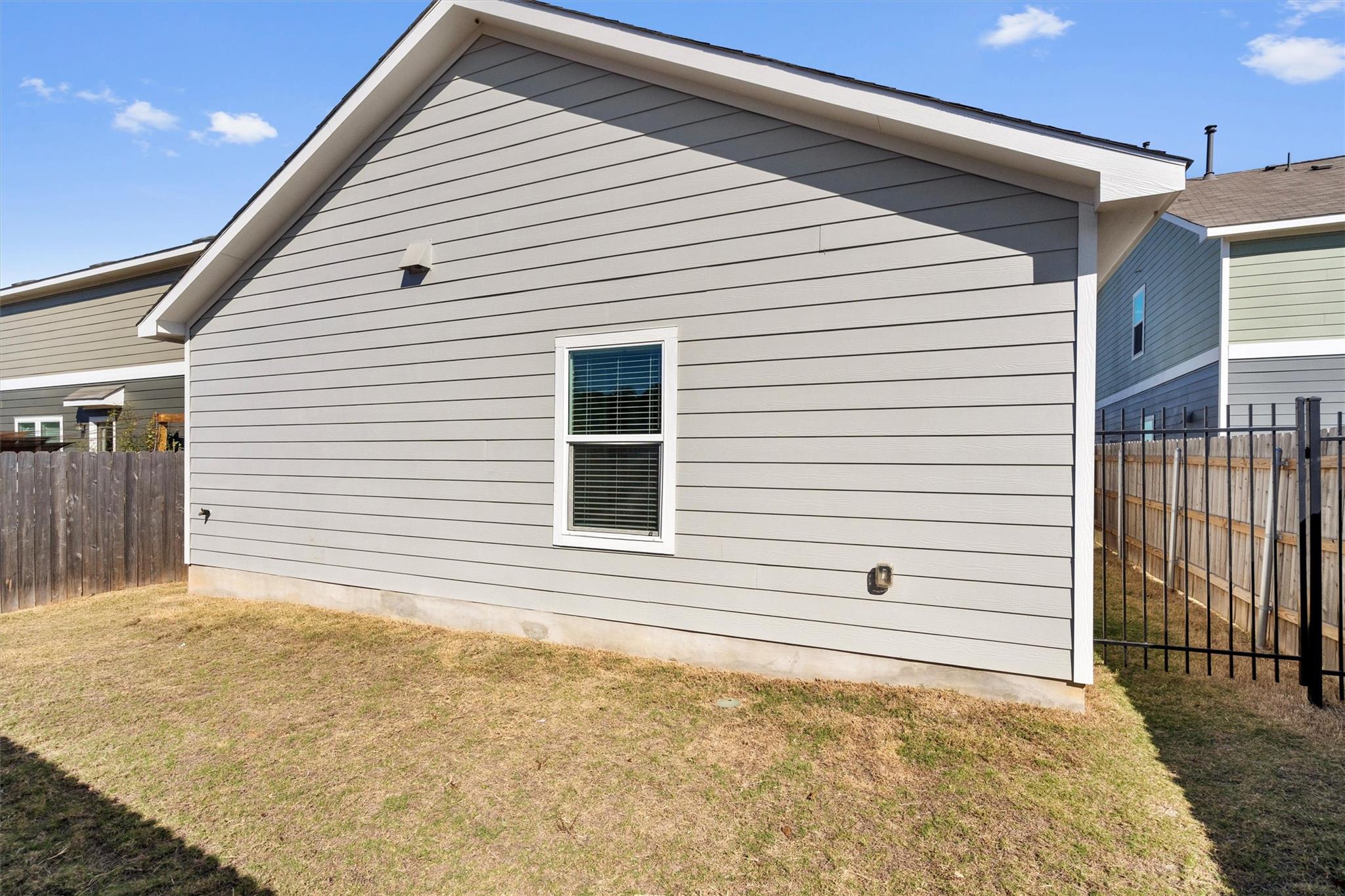 7704 Poppy Petal Dr Loop, Del Valle, TX 78617