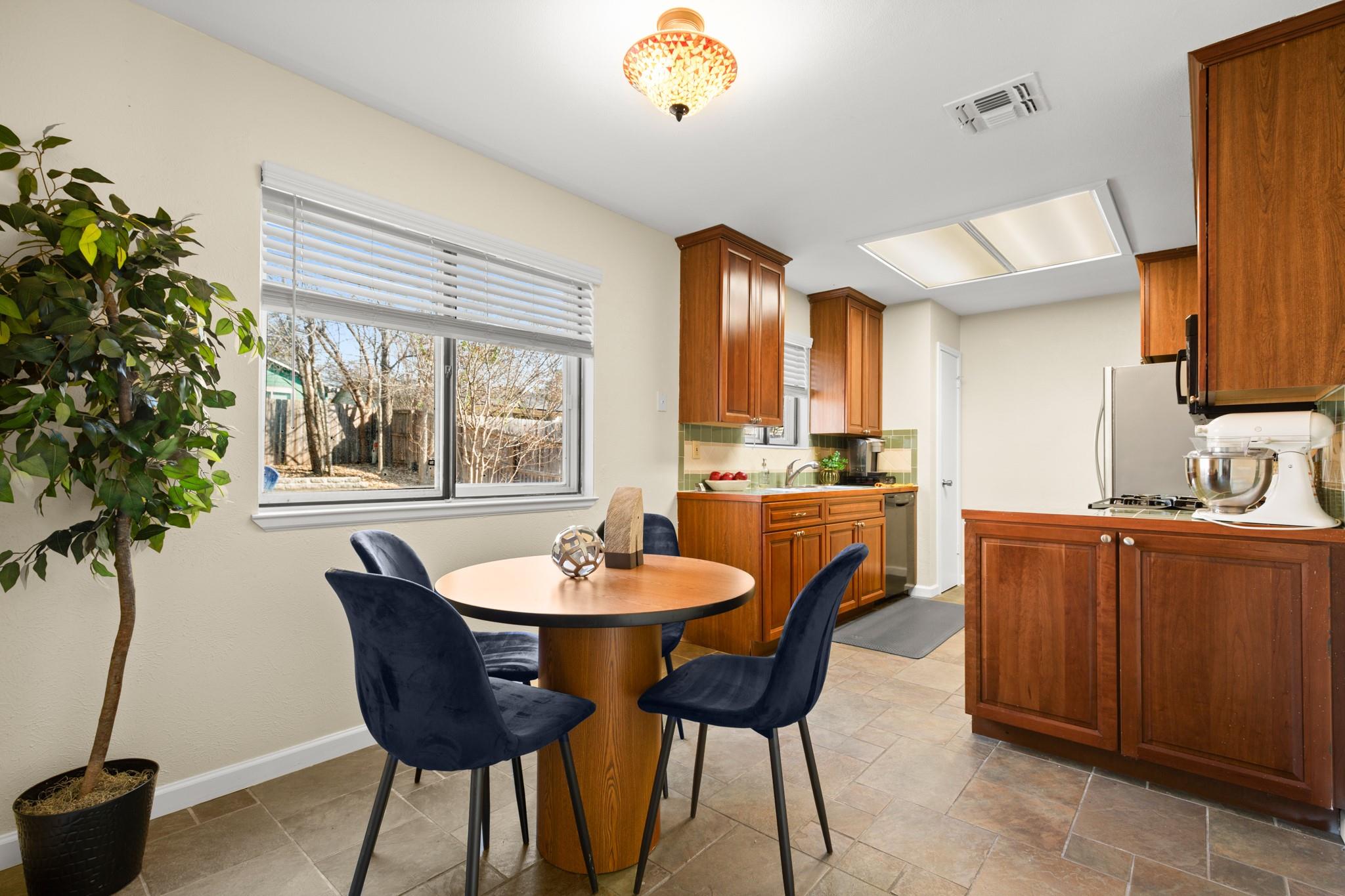 1400 Dominique Dr, Austin, TX 78753