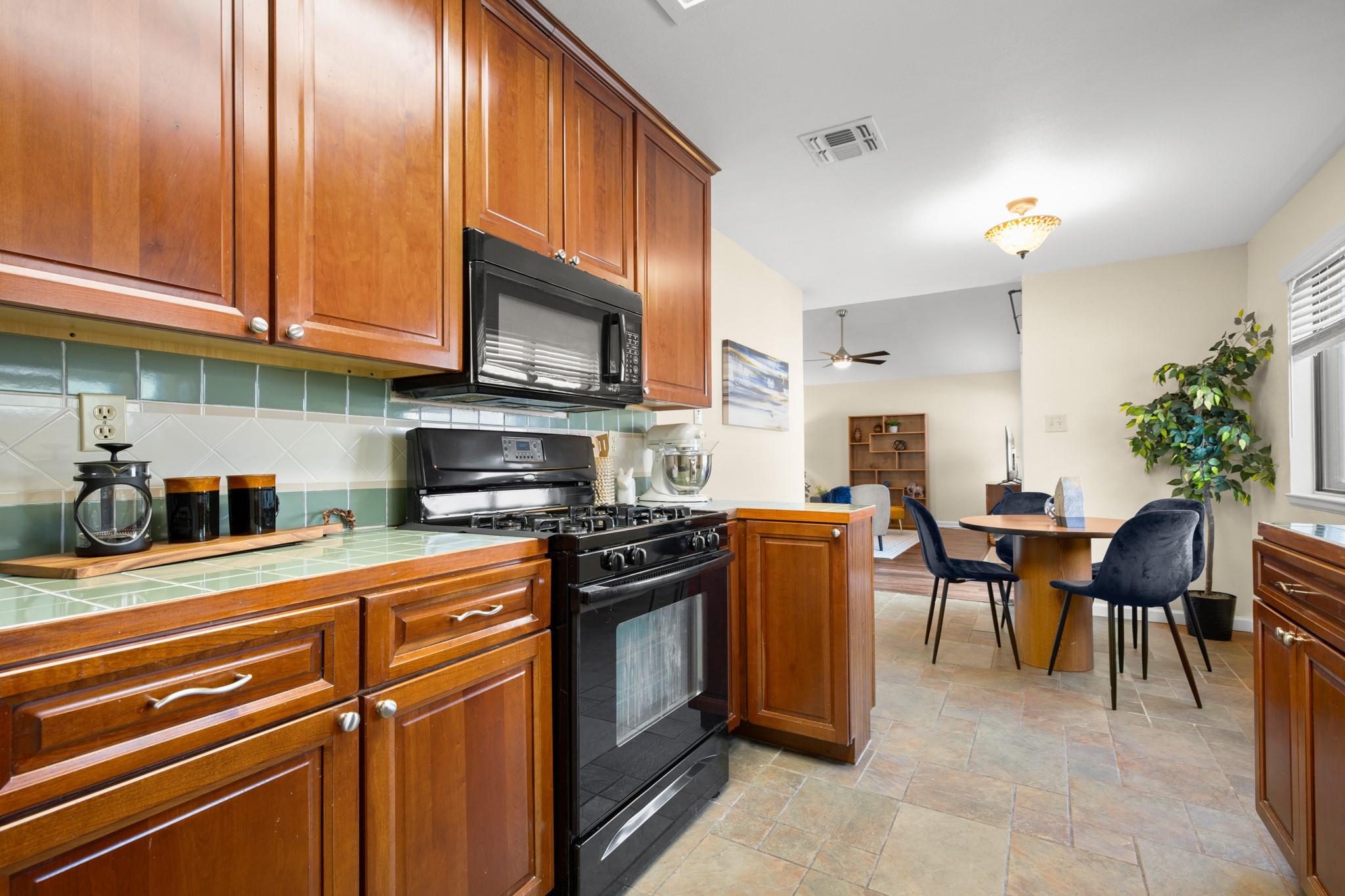 1400 Dominique Dr, Austin, TX 78753