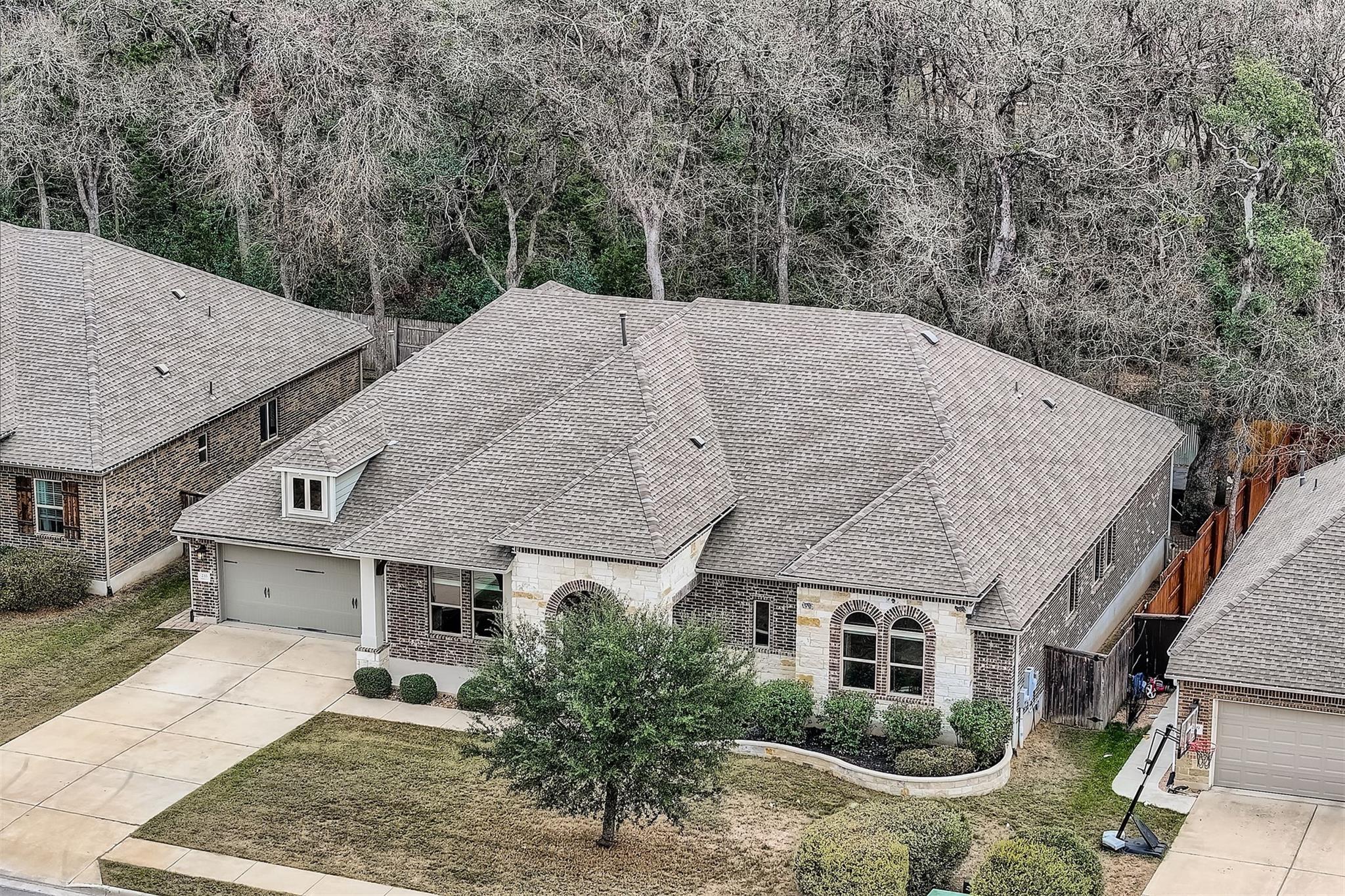 233 Arapaho Dr, Kyle, TX 78640