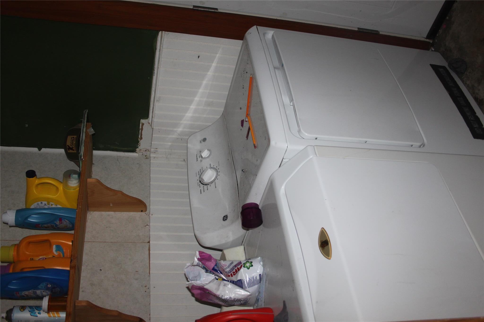 1504 Lakeview Dr, Lockhart, TX 78644