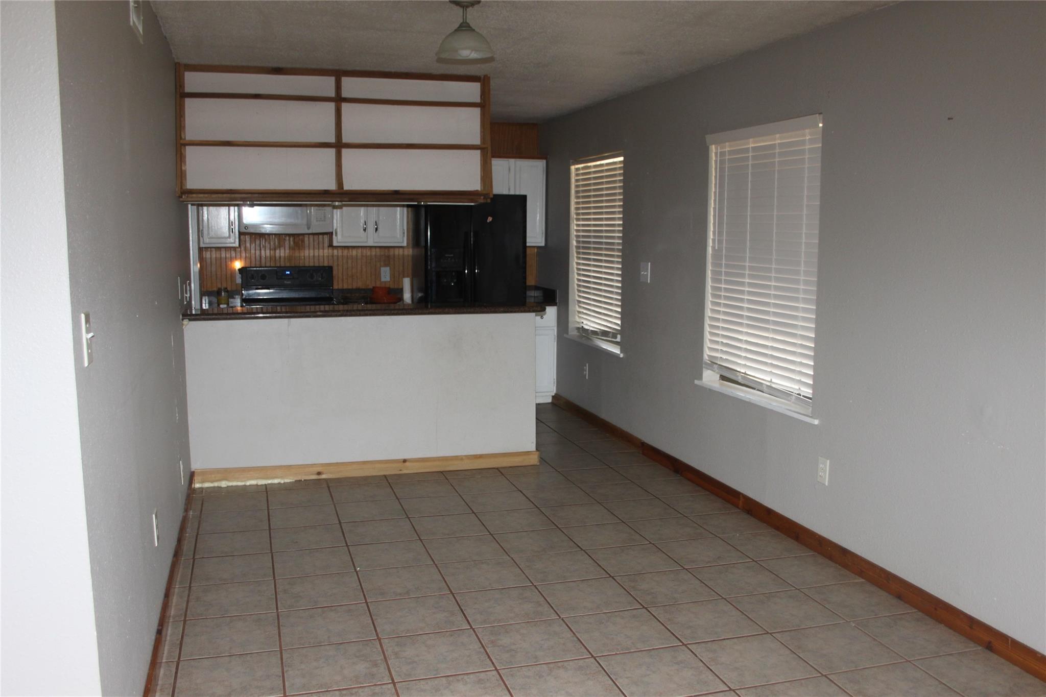 1504 Lakeview Dr, Lockhart, TX 78644