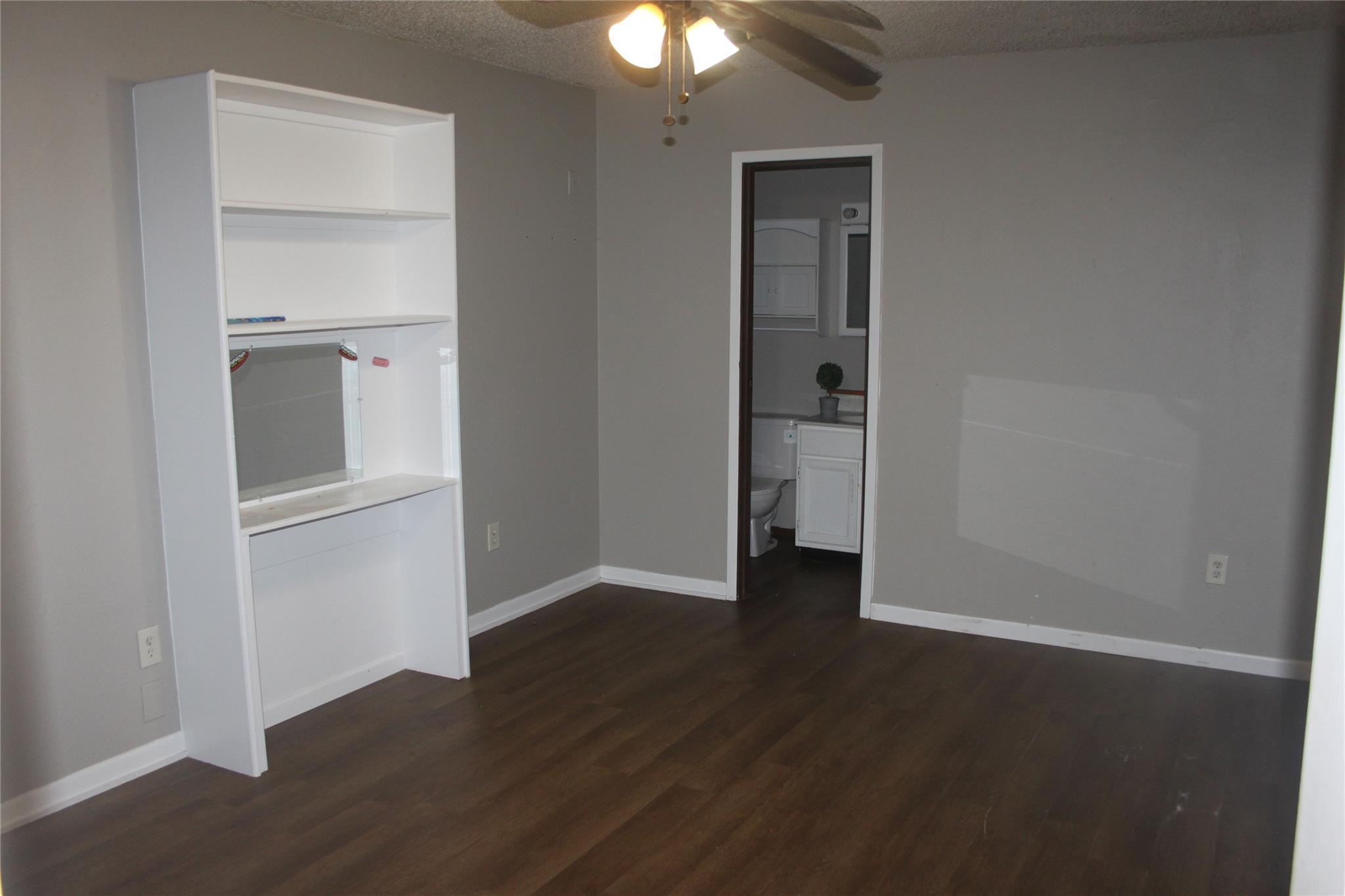 1504 Lakeview Dr, Lockhart, TX 78644