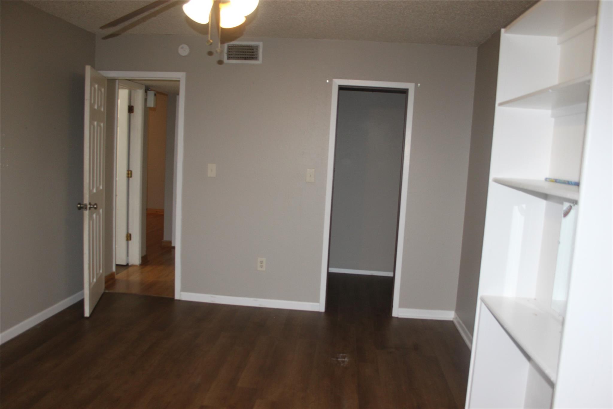 1504 Lakeview Dr, Lockhart, TX 78644