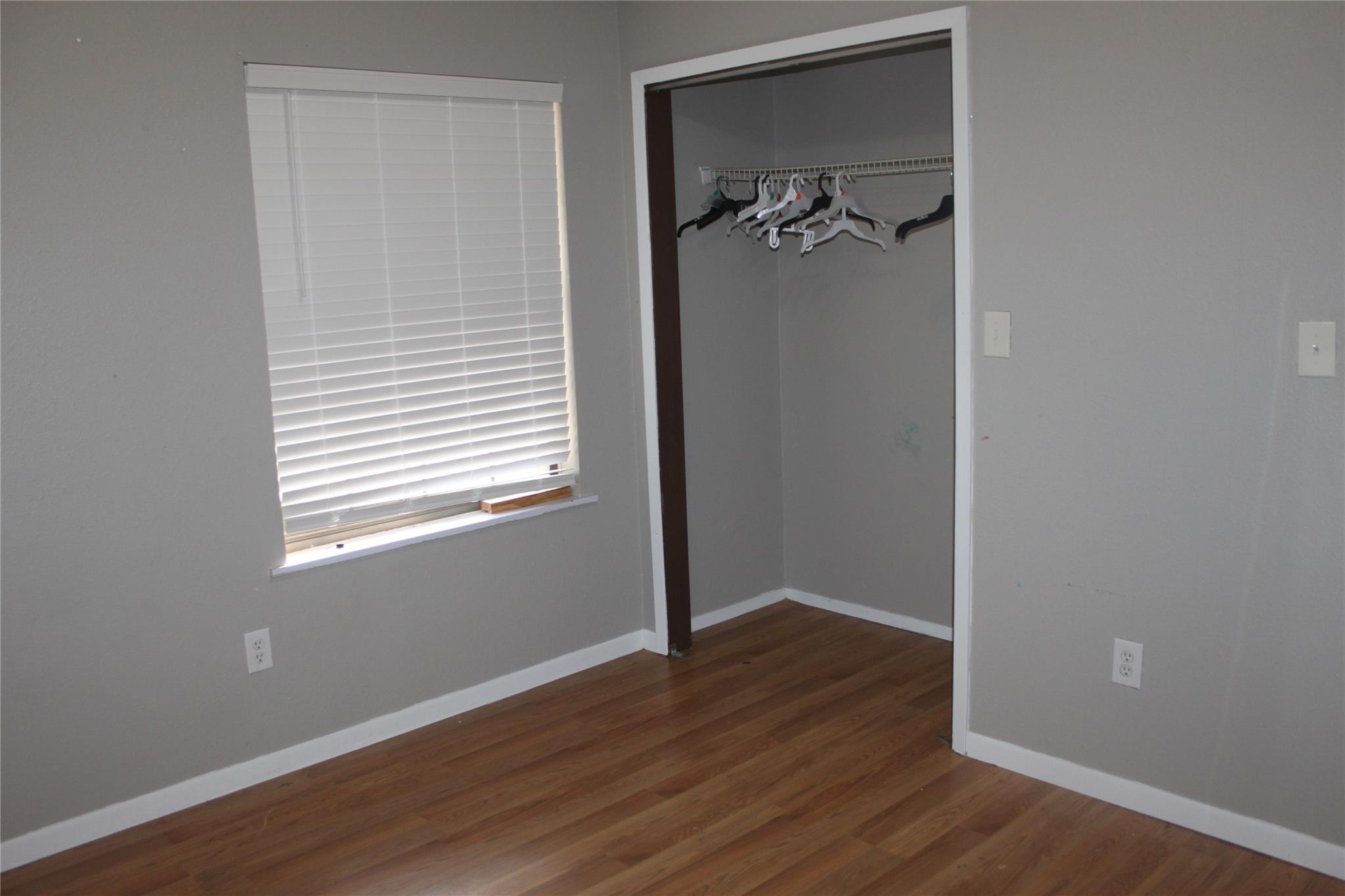 1504 Lakeview Dr, Lockhart, TX 78644