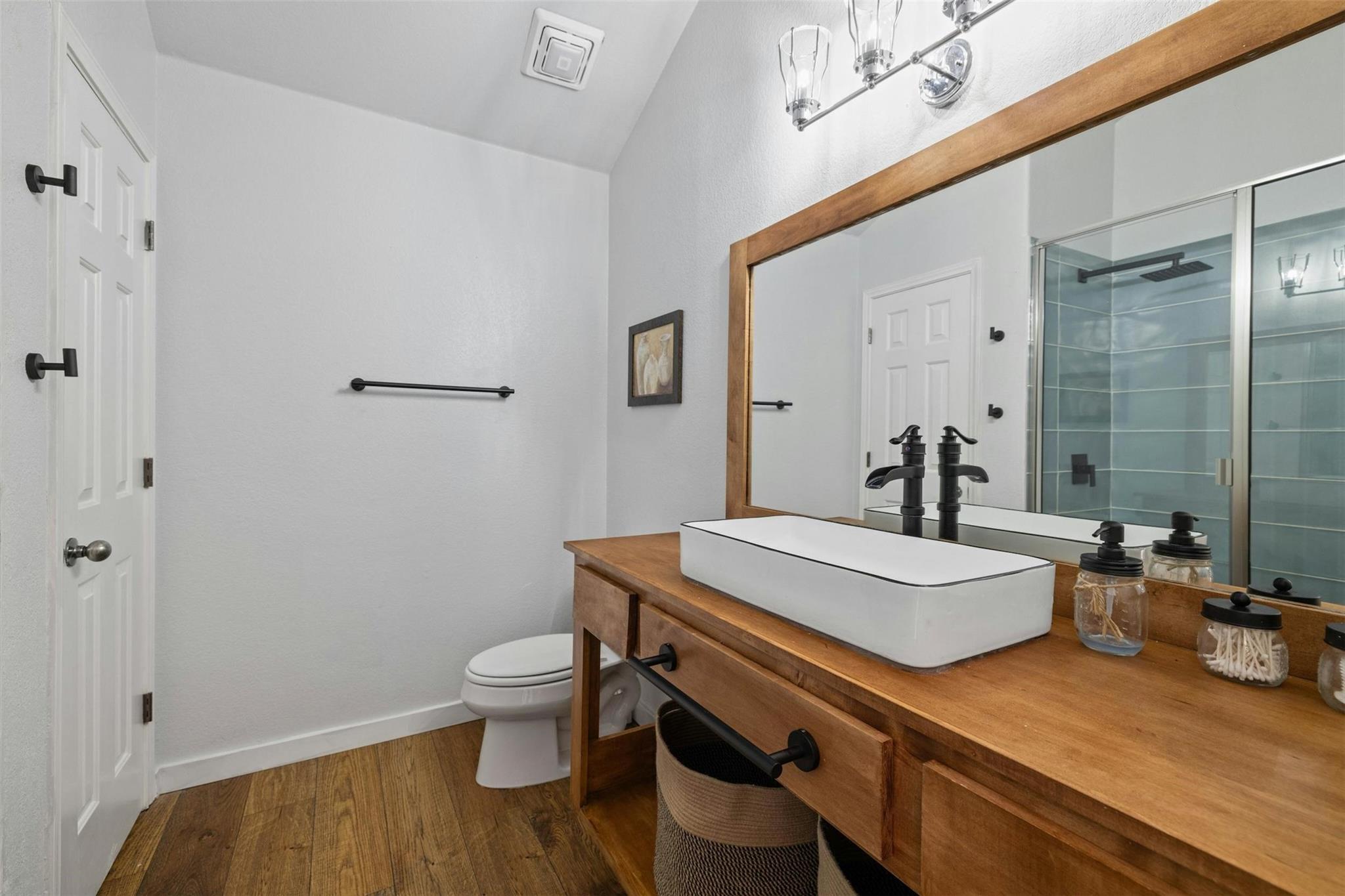 20980 Waterside Dr # 40, Lago Vista, TX 78645