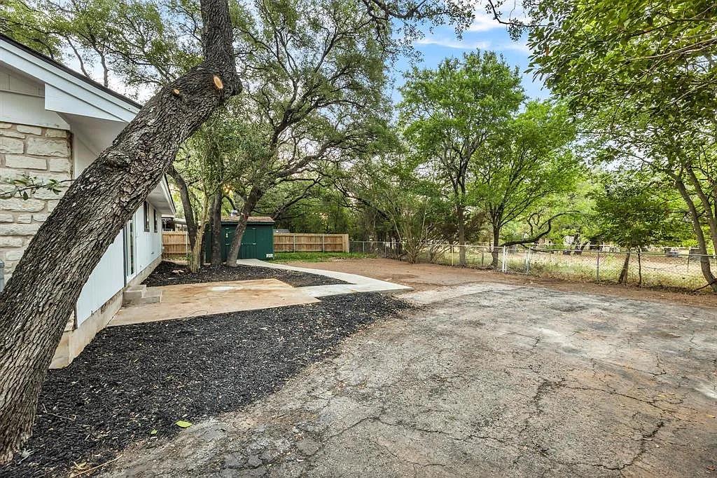 406 Lakeway Dr, Georgetown, TX 78628