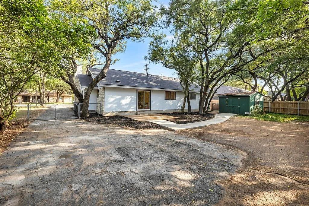 406 Lakeway Dr, Georgetown, TX 78628