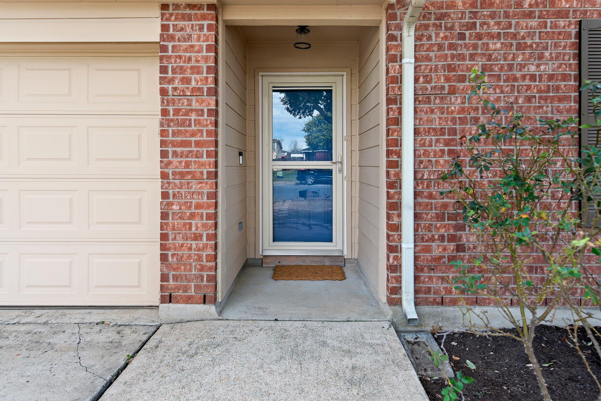 2201 Whistling Way, Taylor, TX 76574