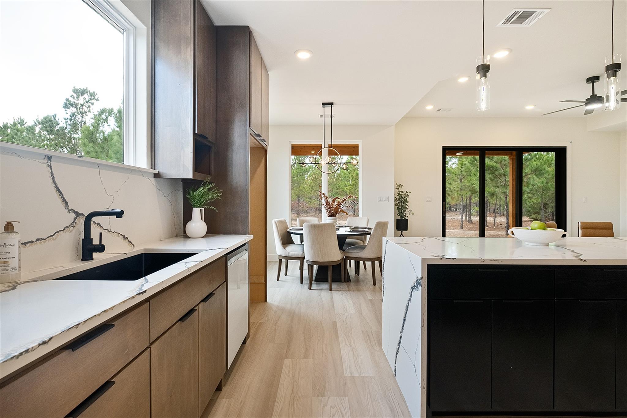 182 Lakeside Dr, Bastrop, TX 78602