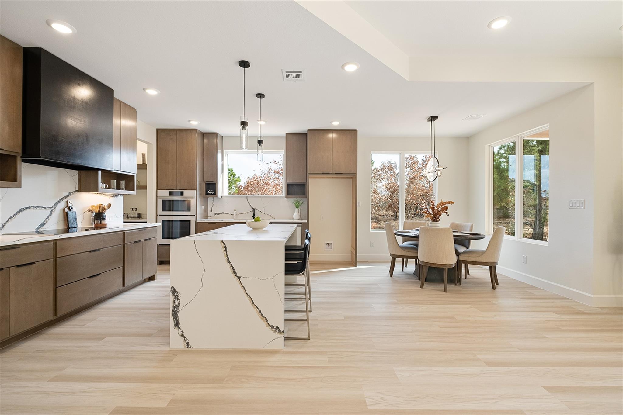 182 Lakeside Dr, Bastrop, TX 78602