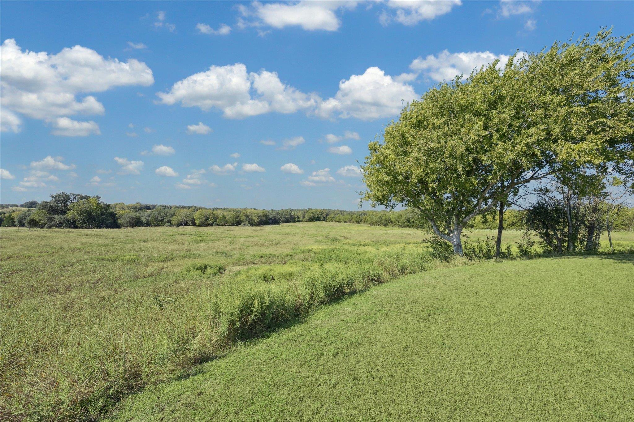 5100 Jaeger Rd, Burton, TX 77835