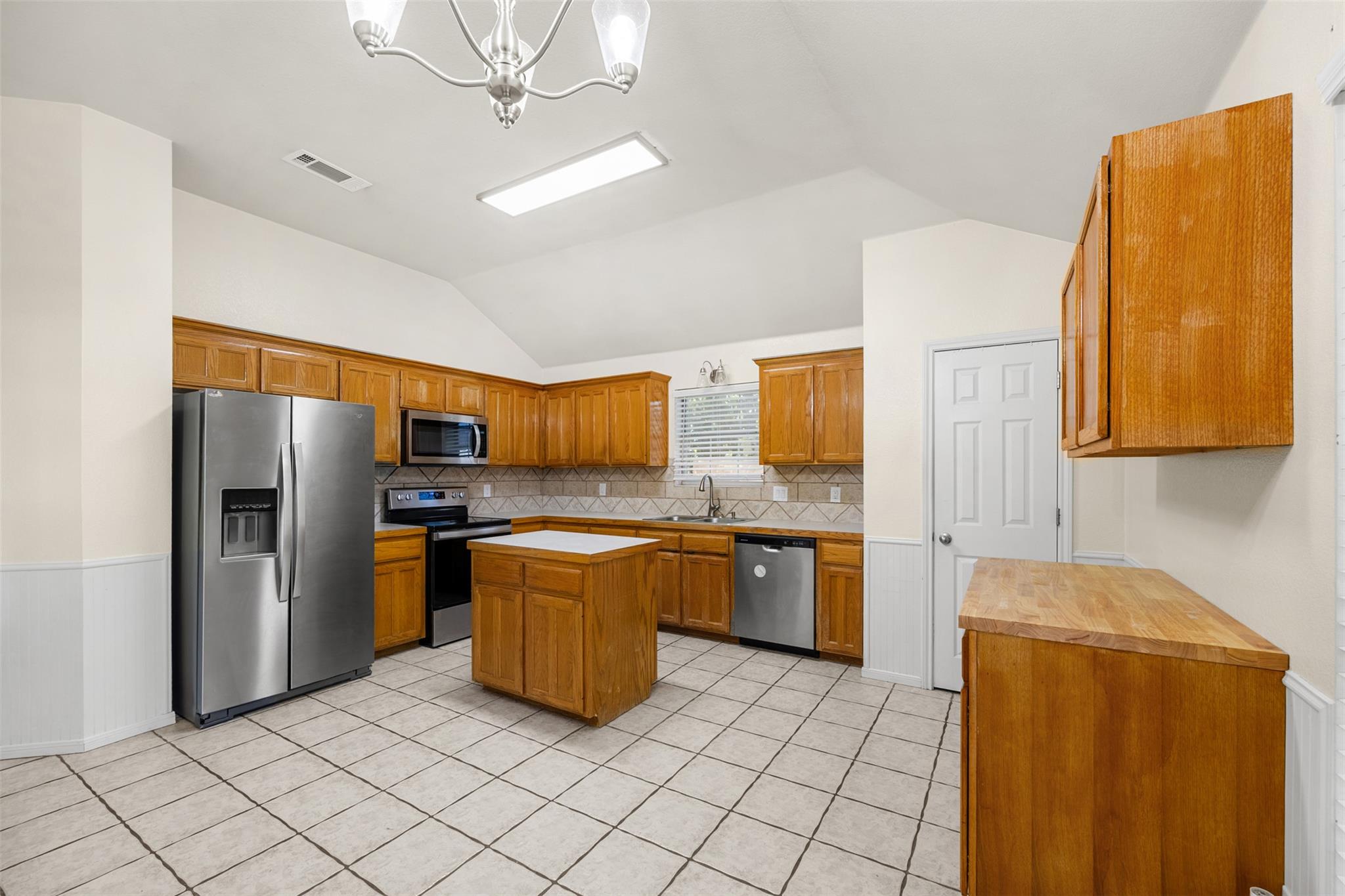 2408 Indian Camp Trl, Copperas Cove, TX 76522