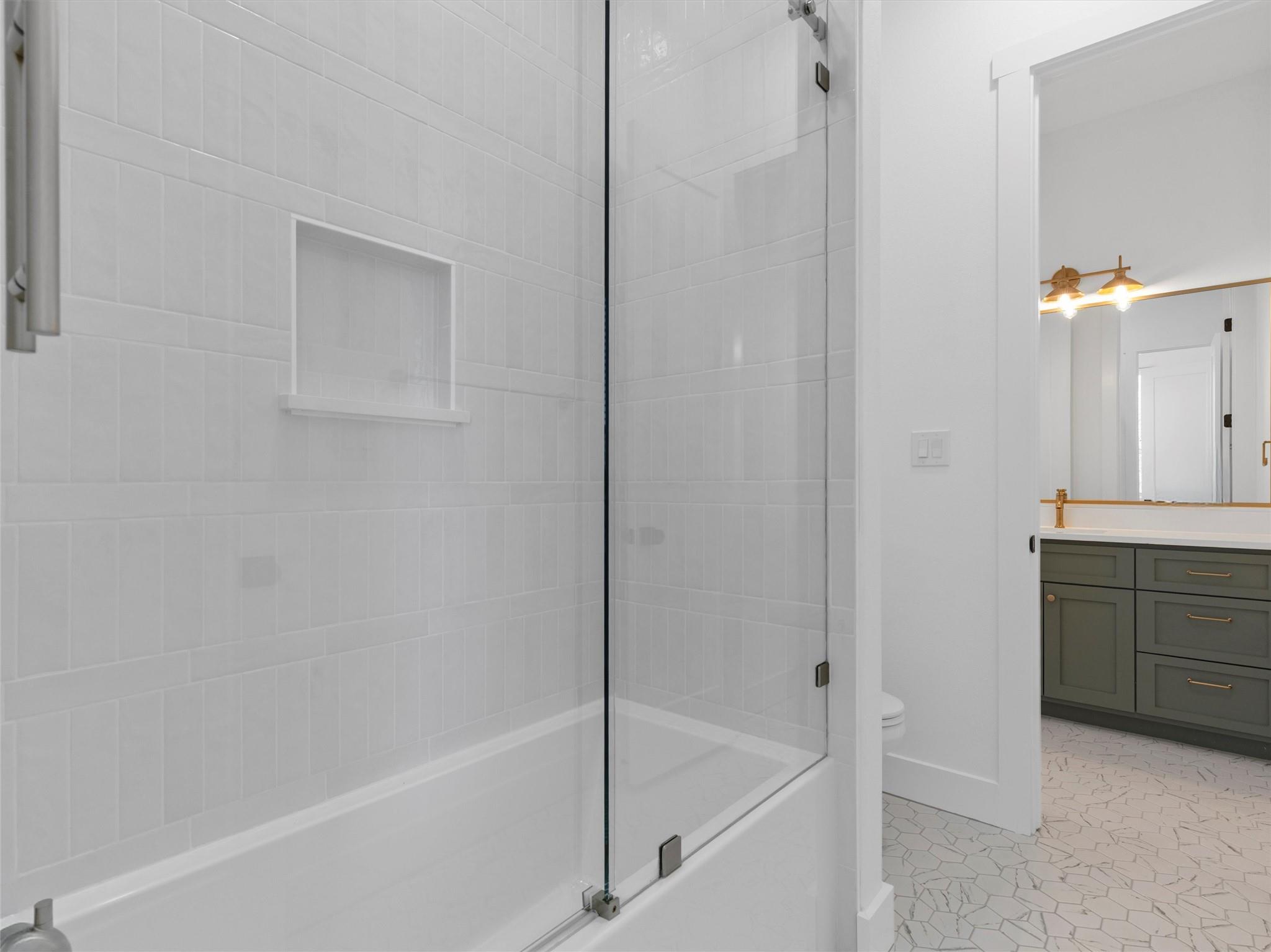 131 Hydrangea Dr, Smithville, TX 78957