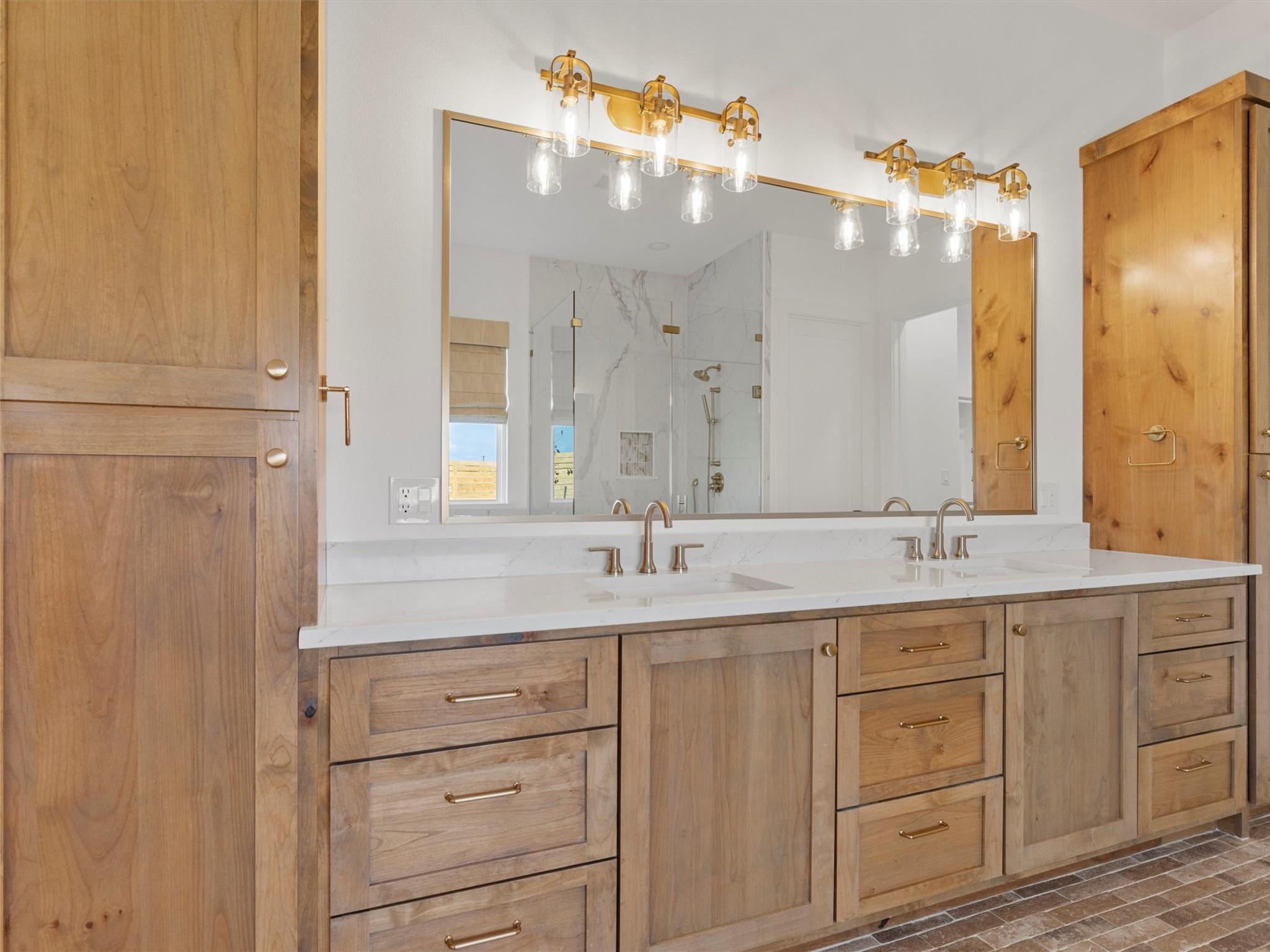 131 Hydrangea Dr, Smithville, TX 78957