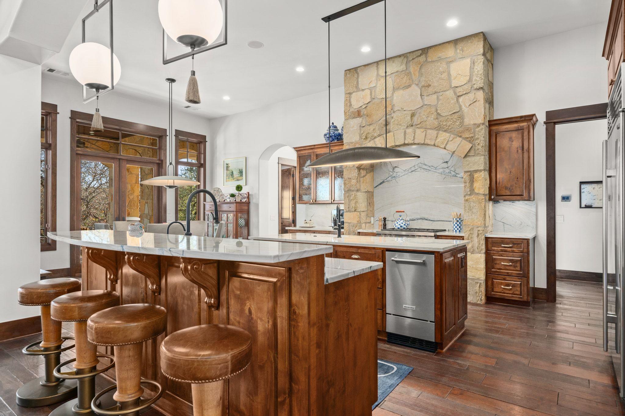 7715 Escala Dr, Austin, TX 78735