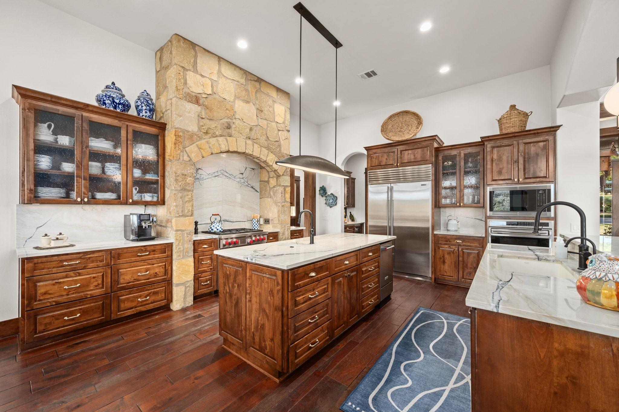 7715 Escala Dr, Austin, TX 78735