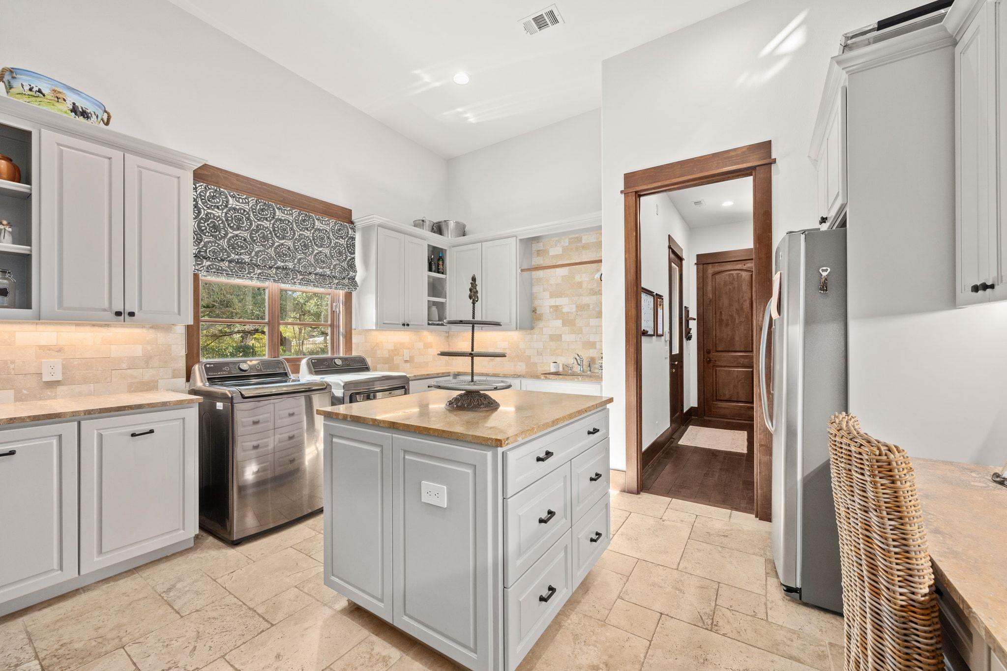 7715 Escala Dr, Austin, TX 78735