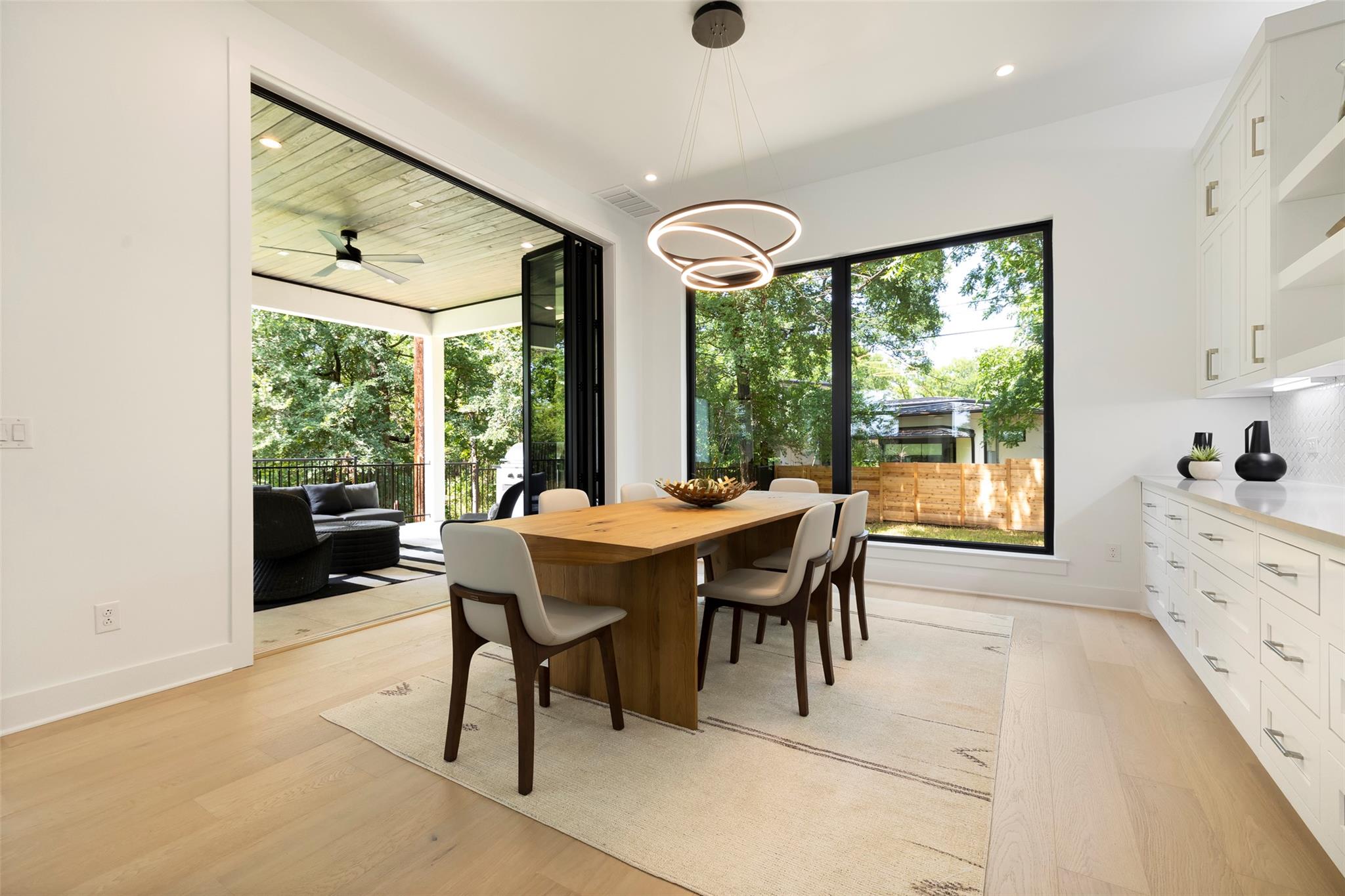 2504 Bluffview Dr, Austin, TX 78704