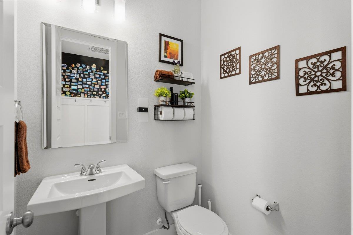 1613 Seeger Dr, Pflugerville, TX 78660