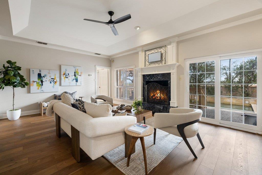 36 Cottondale Rd, The Hills, TX 78738