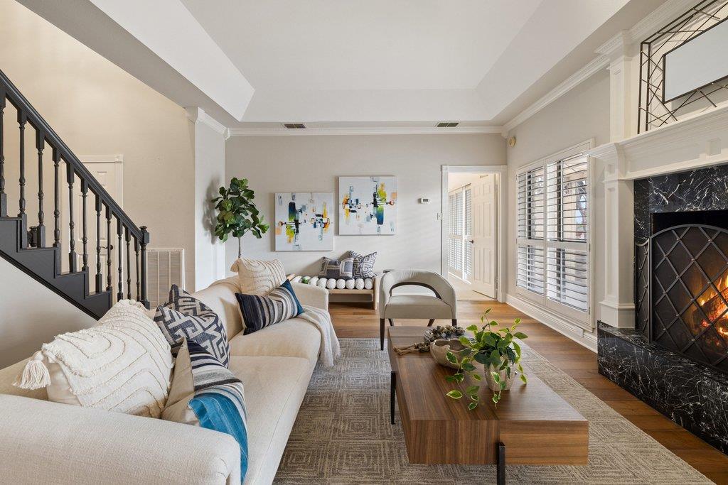 36 Cottondale Rd, The Hills, TX 78738