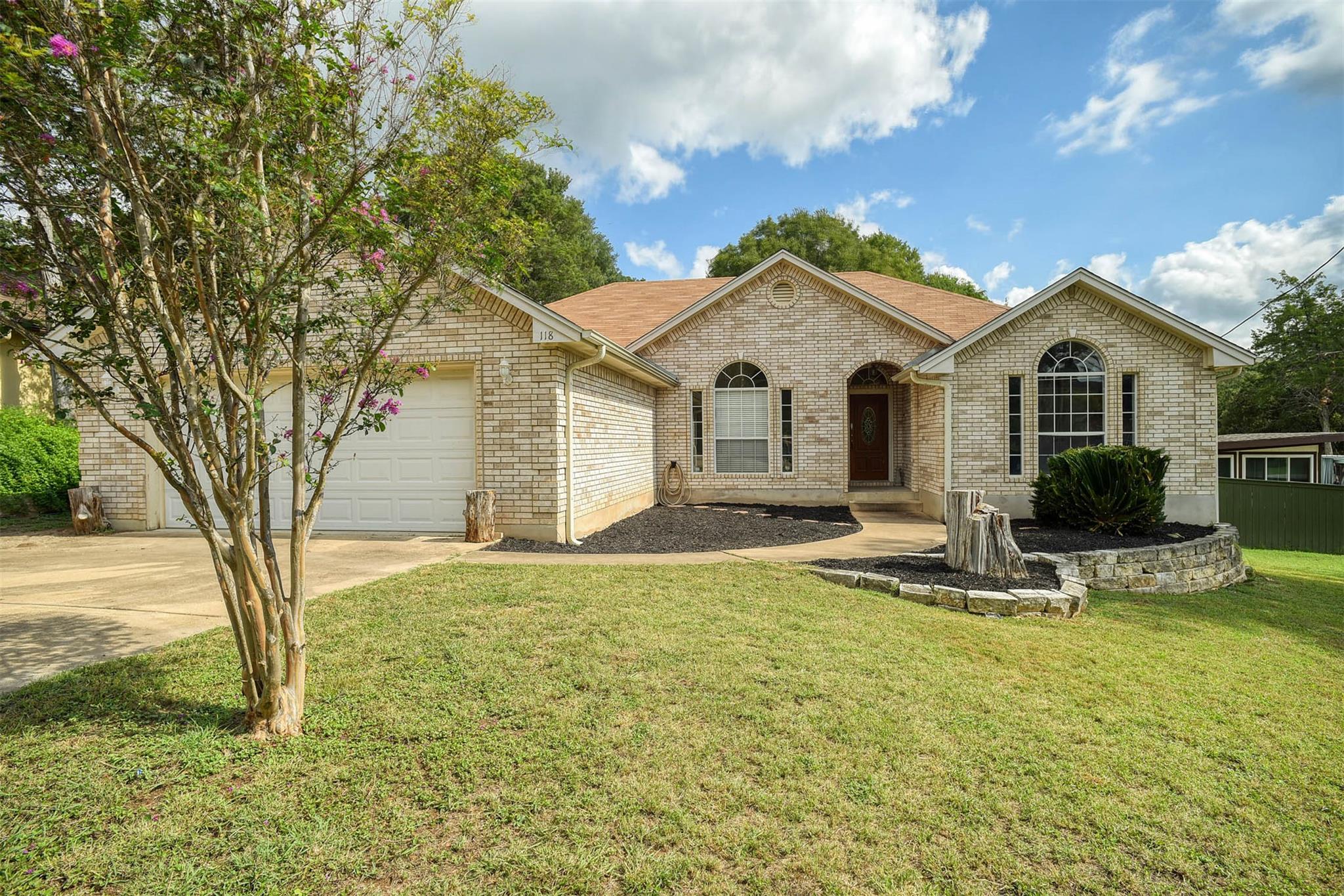 118 Kaneohe Dr, Bastrop, TX 78602