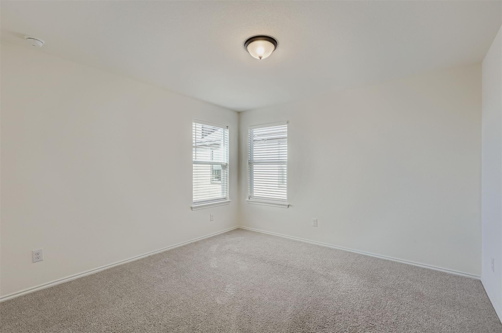 140 Outlaw Dr, Jarrell, TX 76537